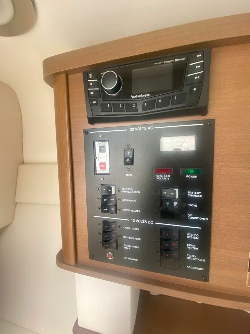 2018 Sea Ray 260 Sundancer — photo 27