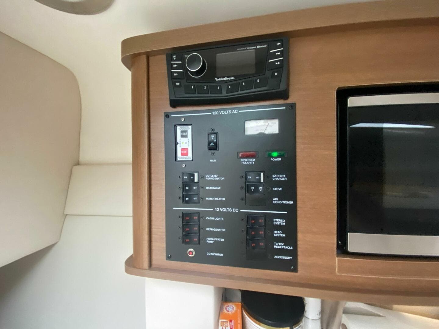 2018 Sea Ray 260 Sundancer — photo 15