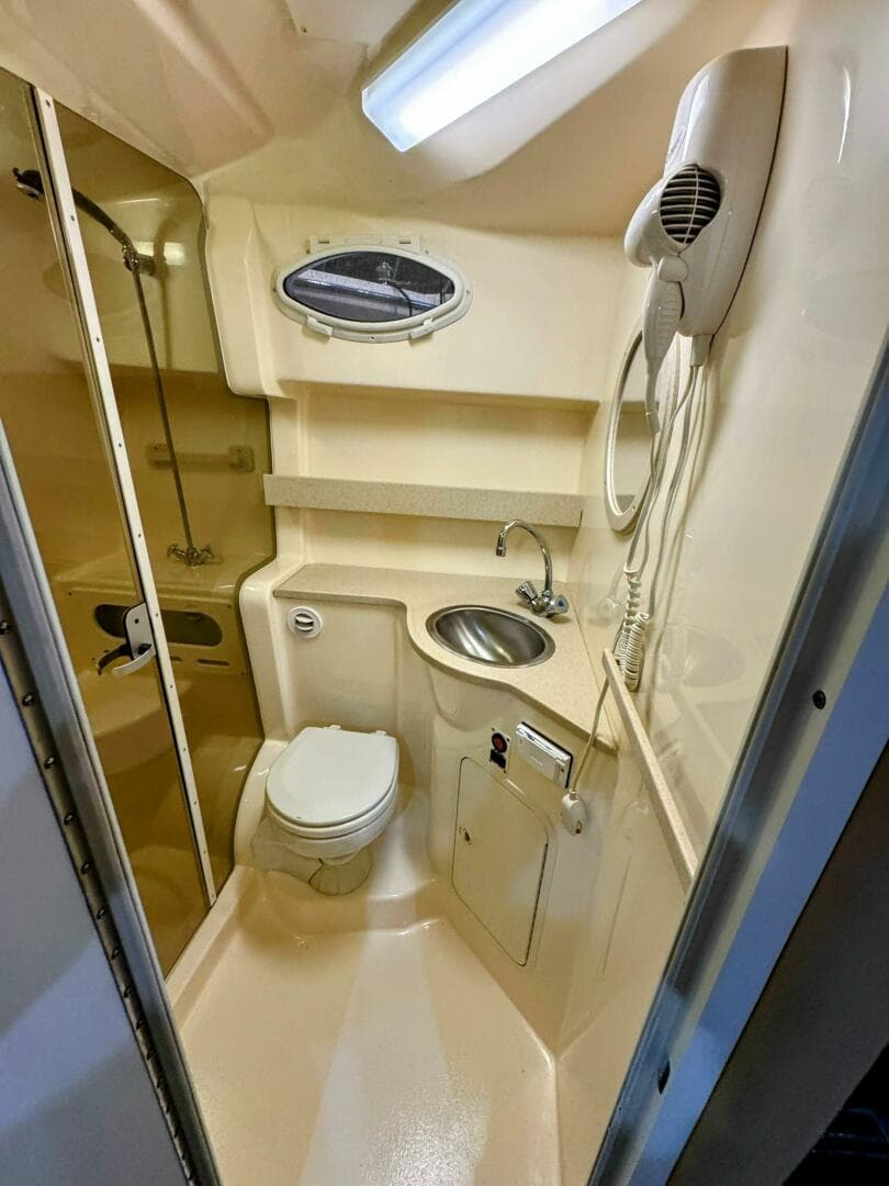 2002 Rinker 342 Fiesta Vee — photo 30