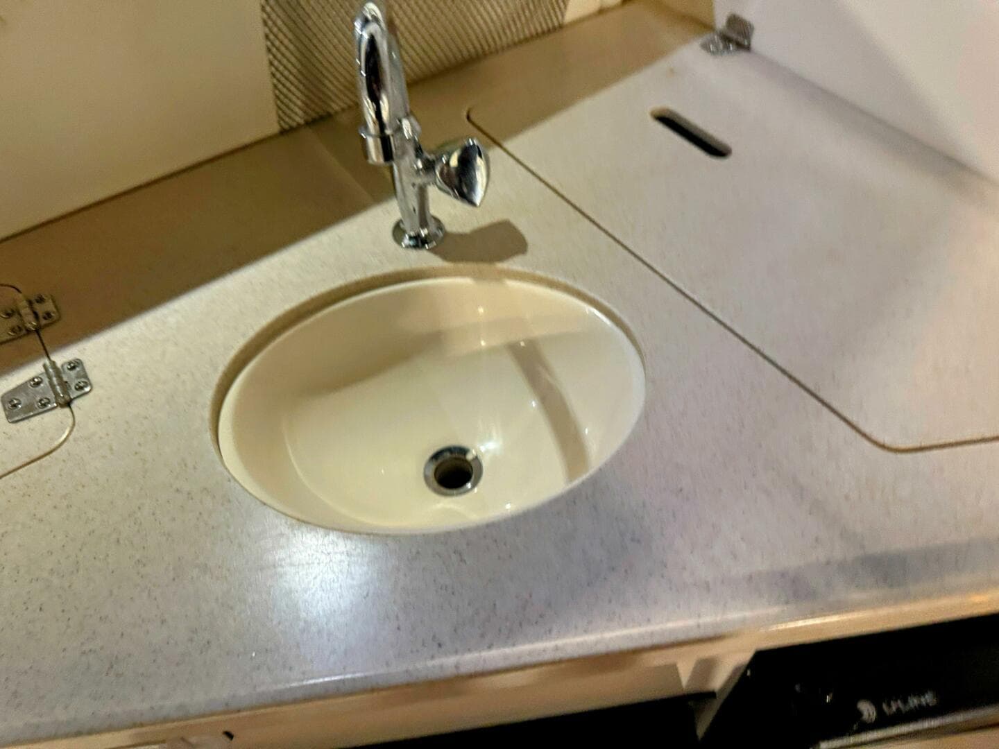 2002 Rinker 342 Fiesta Vee — photo 17