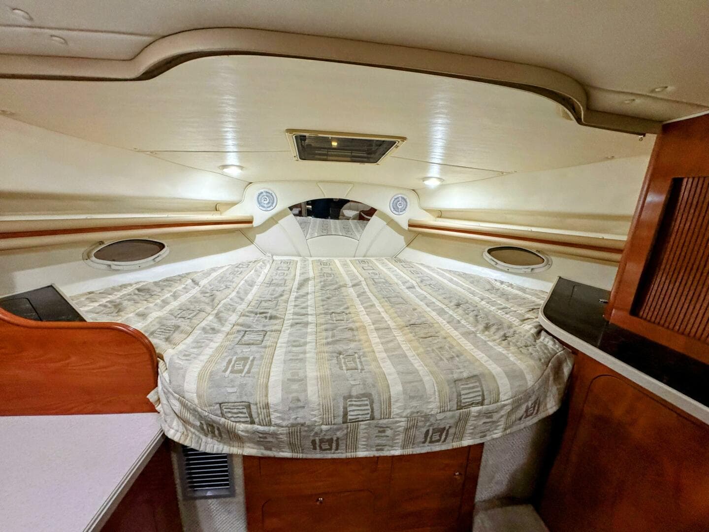 2002 Rinker 342 Fiesta Vee — photo 26