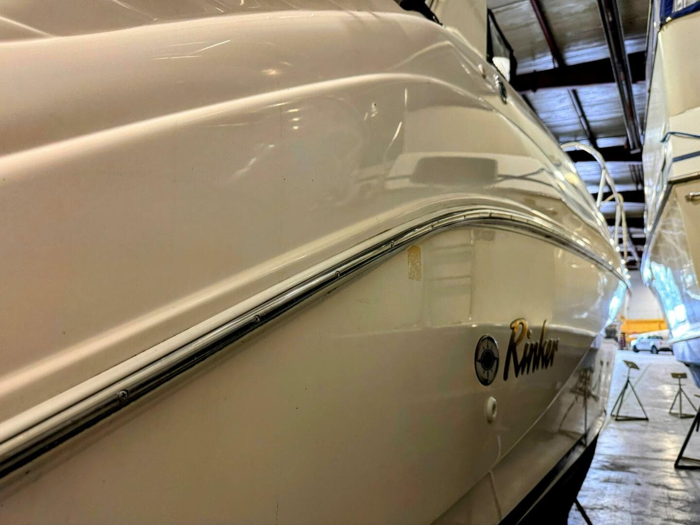 2002 Rinker 342 Fiesta Vee — photo 4