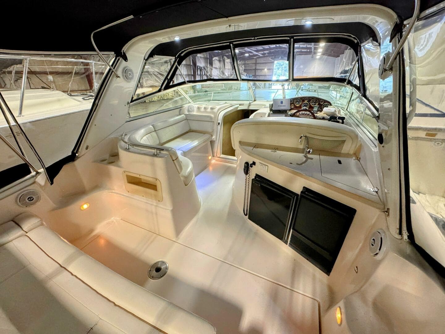 2002 Rinker 342 Fiesta Vee — photo 19