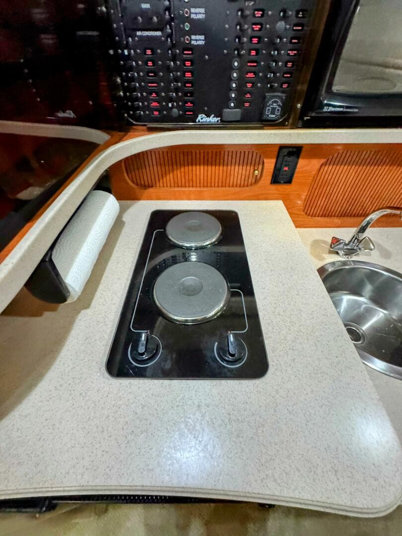 2002 Rinker 342 Fiesta Vee — photo 24