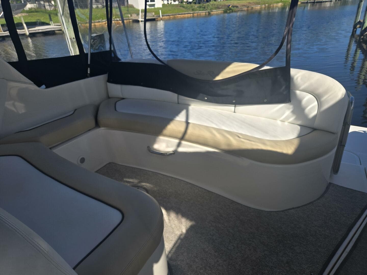 2010 Sea Ray 330 Sundancer — photo 16