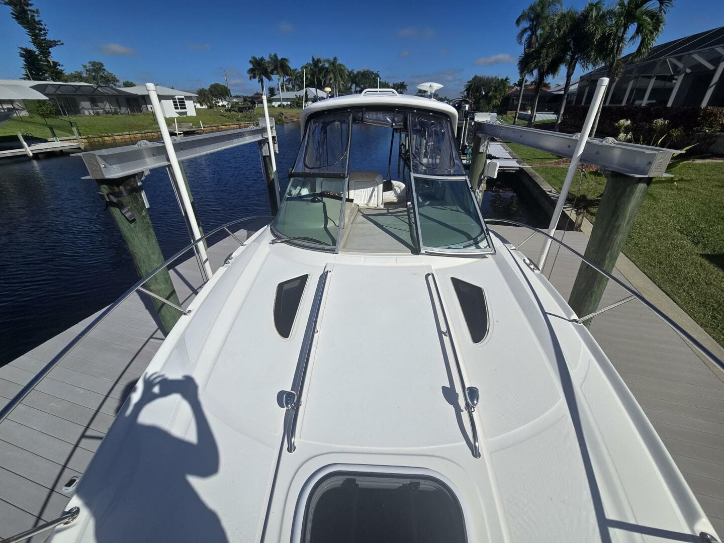 2010 Sea Ray 330 Sundancer — photo 32