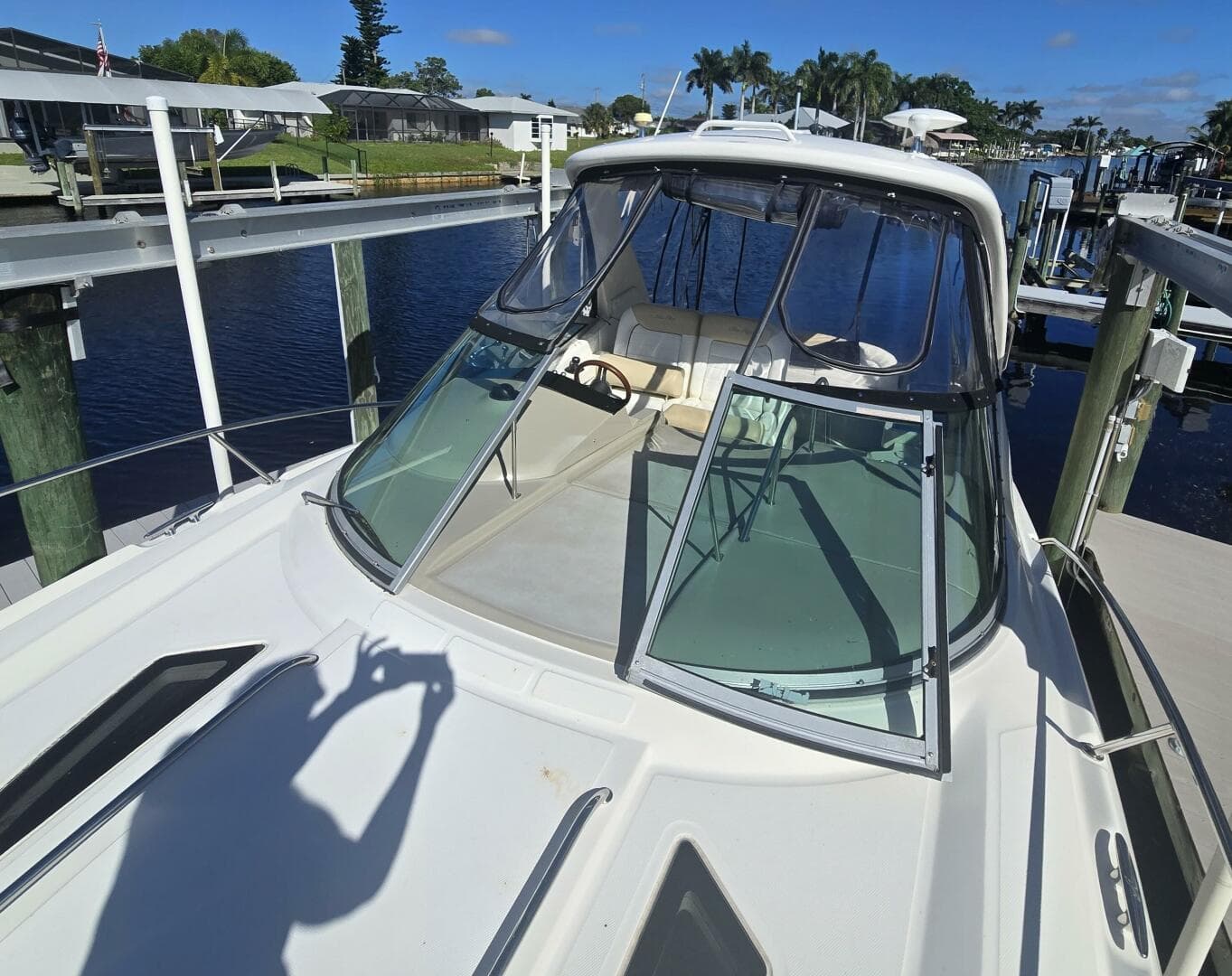 2010 Sea Ray 330 Sundancer — photo 35