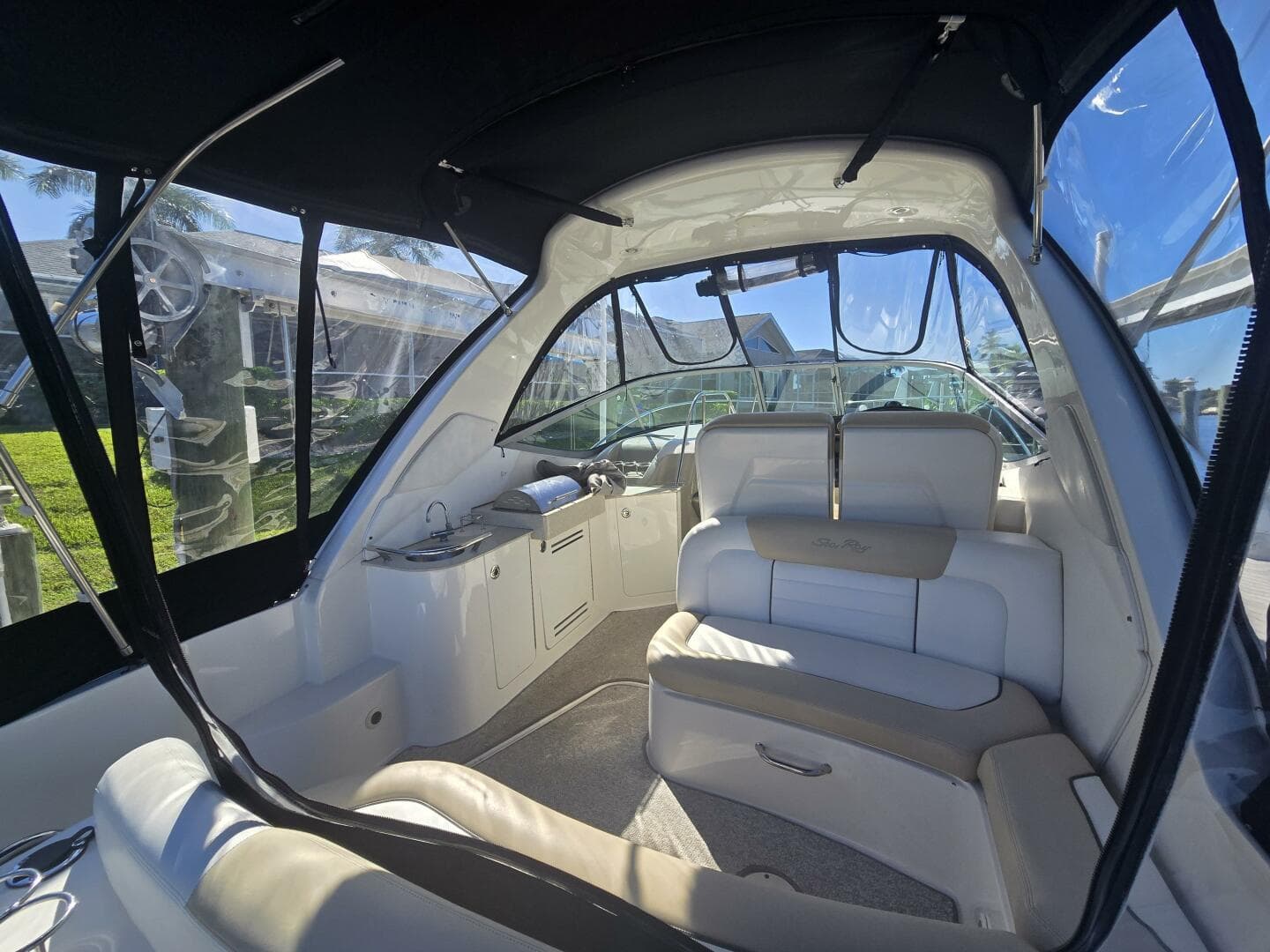 2010 Sea Ray 330 Sundancer — photo 26