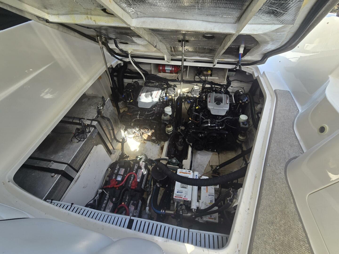 2010 Sea Ray 330 Sundancer — photo 54