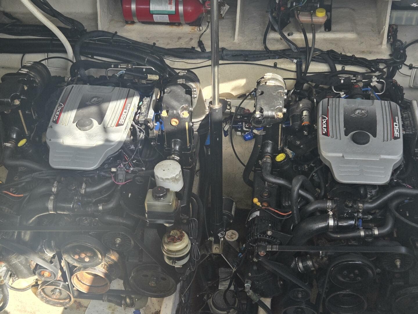 2010 Sea Ray 330 Sundancer — photo 55