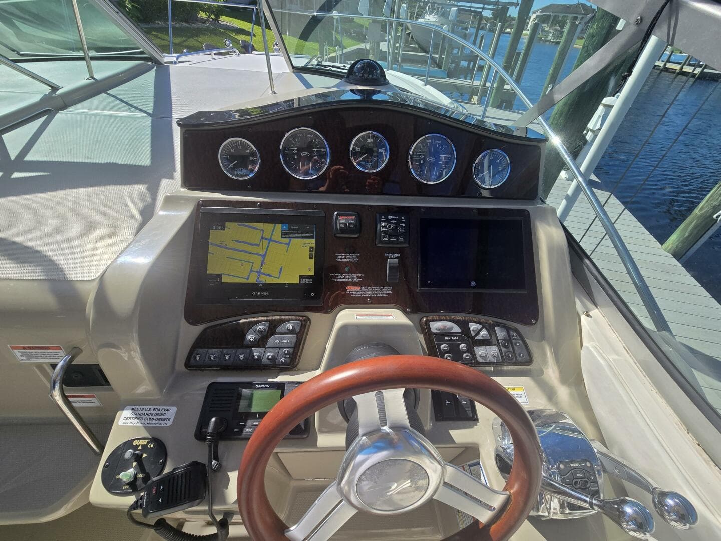 2010 Sea Ray 330 Sundancer — photo 39