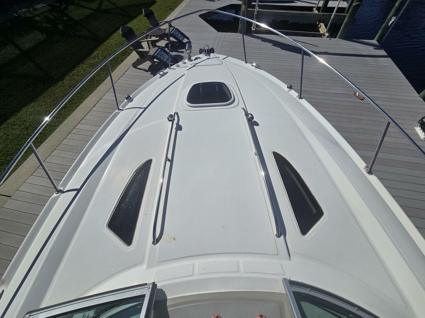 2010 Sea Ray 330 Sundancer — photo 31