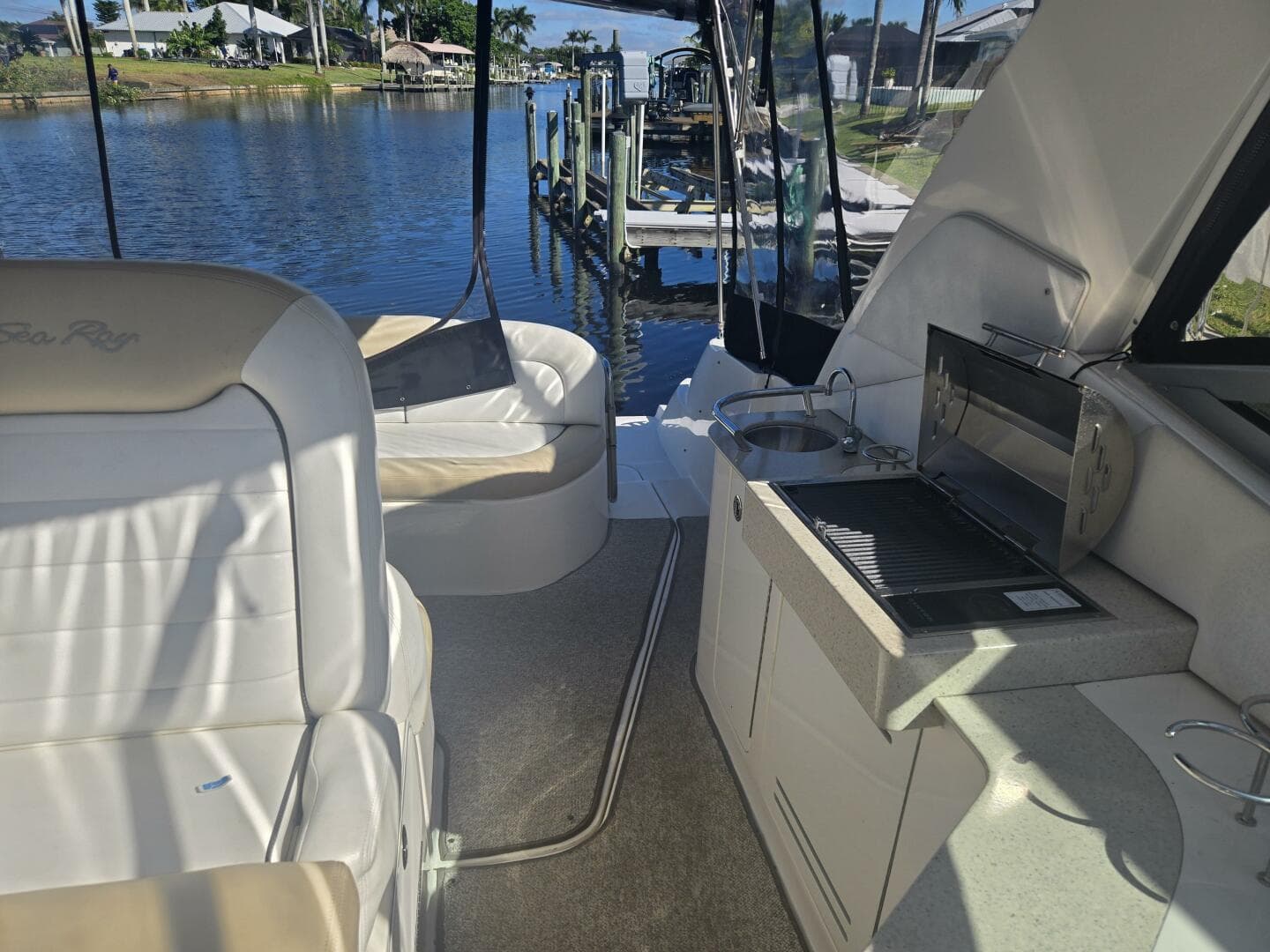 2010 Sea Ray 330 Sundancer — photo 30
