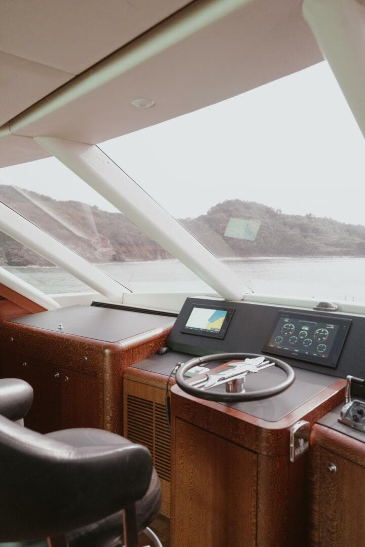 1996 Oceanfast 87 Enclosed Bridge Sportfish — photo 30