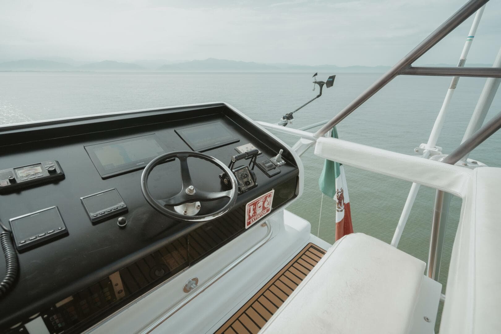 1996 Oceanfast 87 Enclosed Bridge Sportfish — photo 31