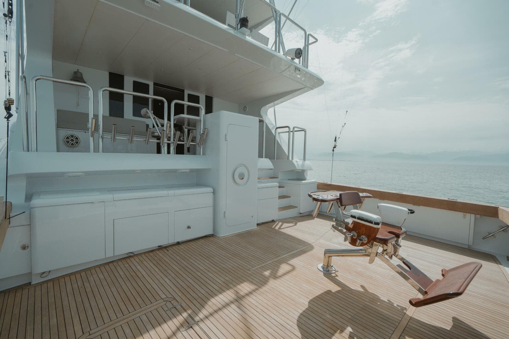 1996 Oceanfast 87 Enclosed Bridge Sportfish — photo 3