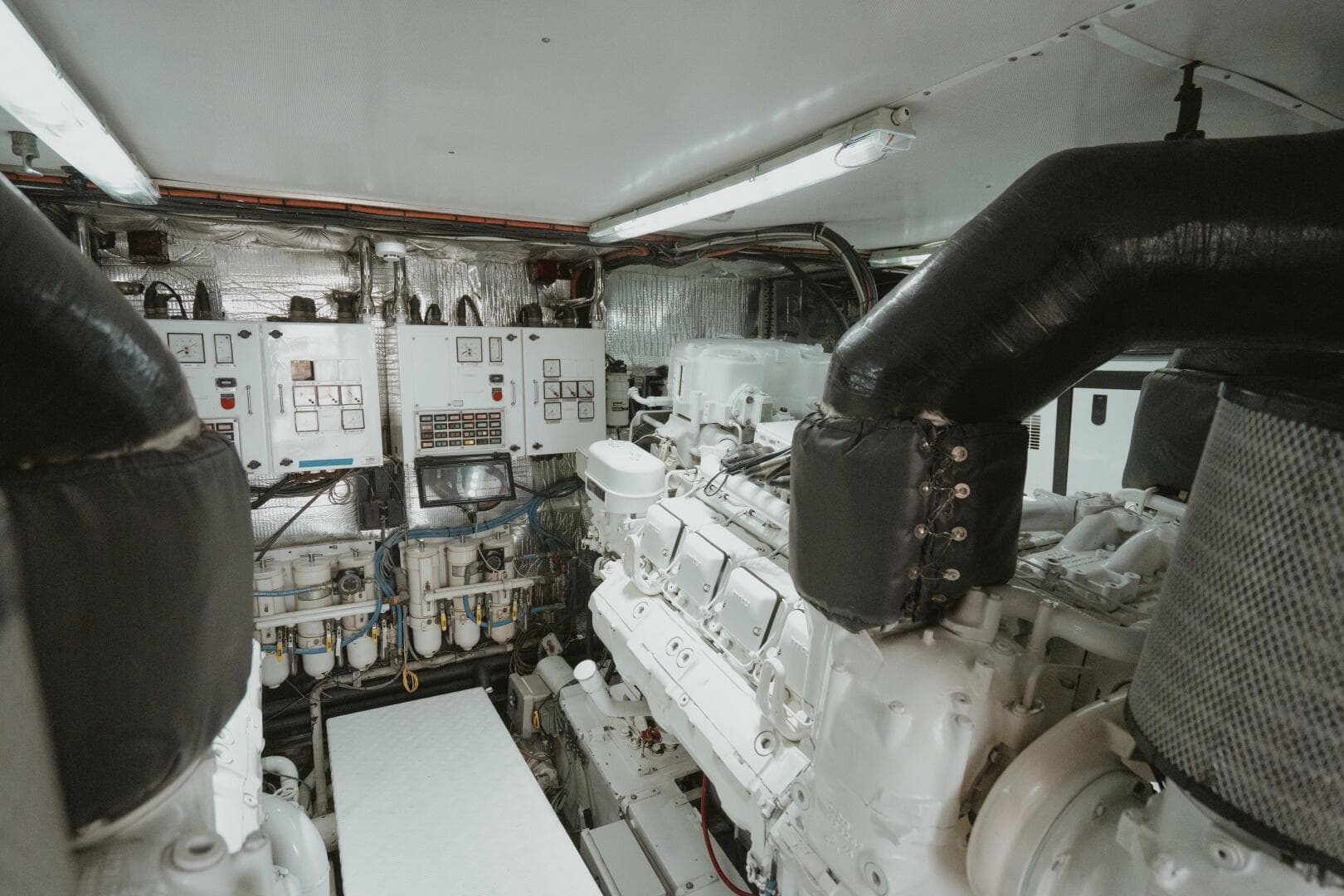 1996 Oceanfast 87 Enclosed Bridge Sportfish — photo 36