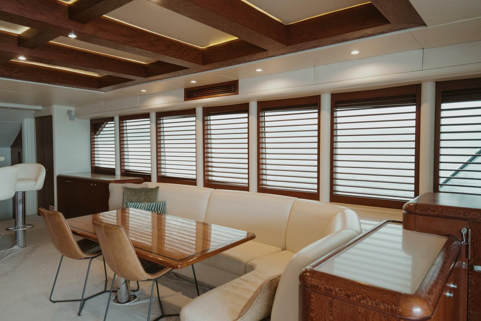 1996 Oceanfast 87 Enclosed Bridge Sportfish — photo 2