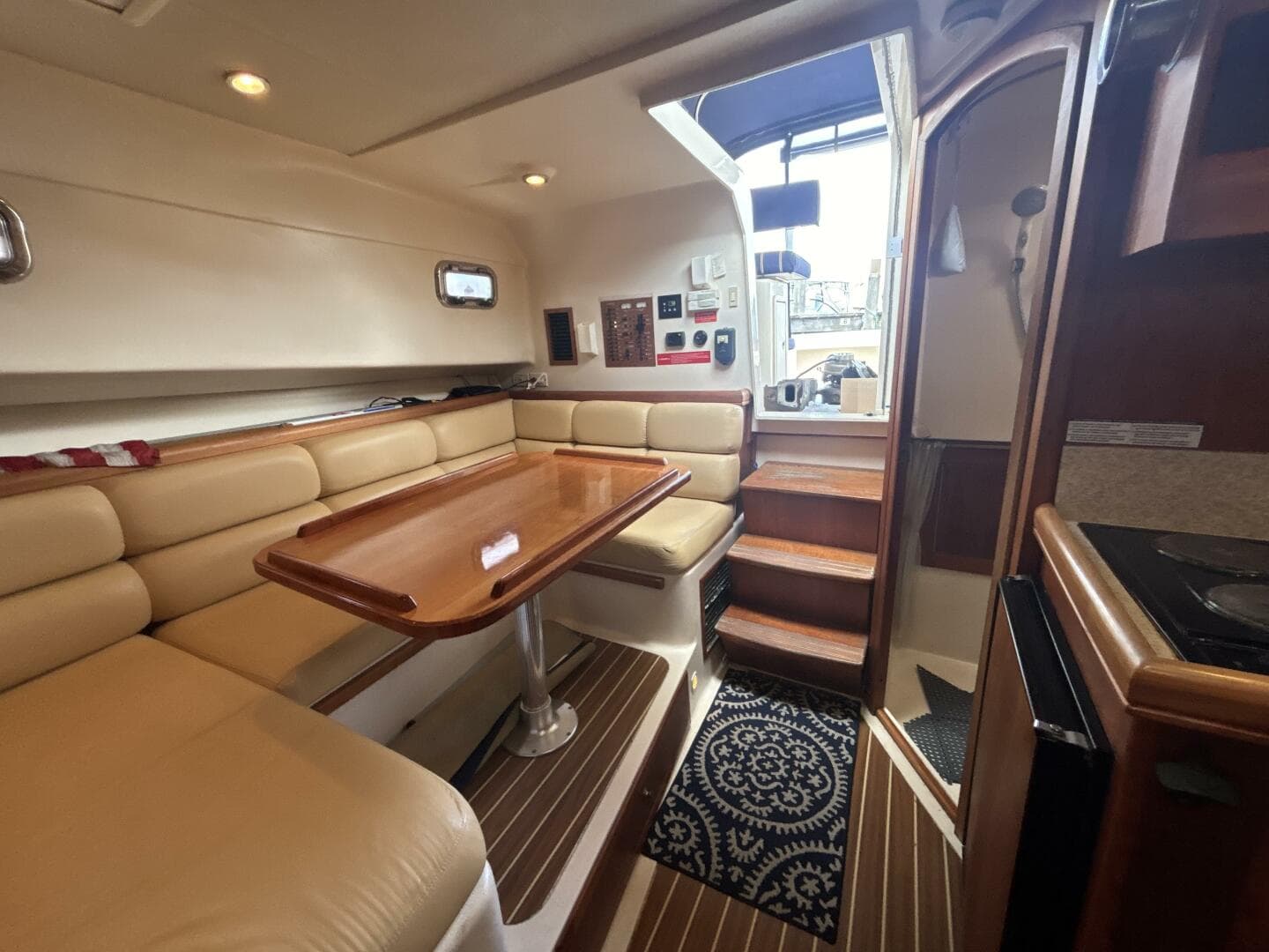 2005 Mainship Pilot 34 Rum Runner II — photo 16