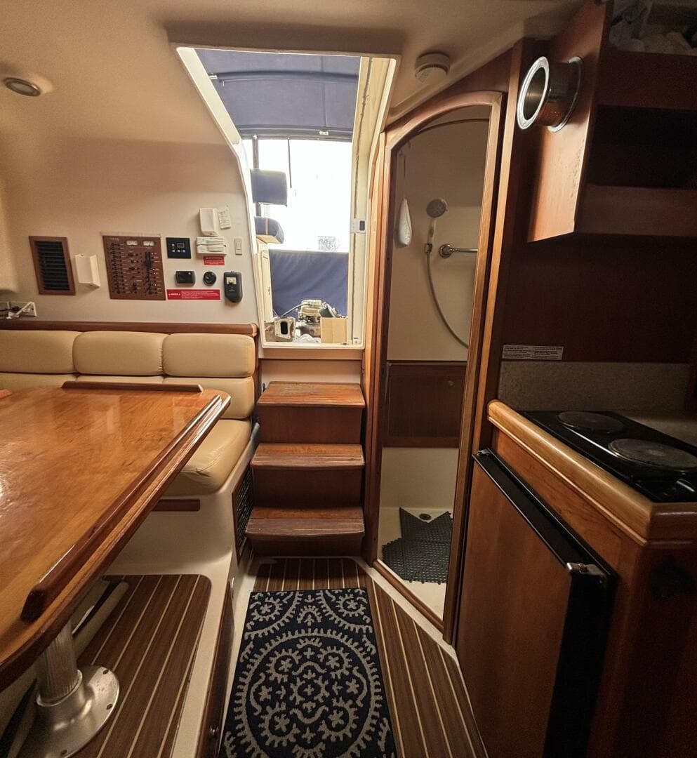 2005 Mainship Pilot 34 Rum Runner II — photo 17