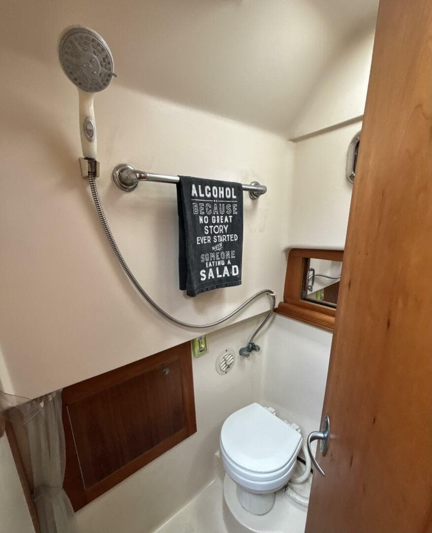 2005 Mainship Pilot 34 Rum Runner II — photo 27