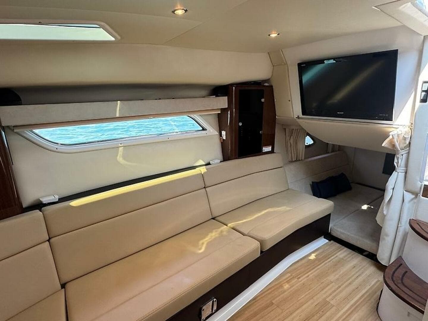 2013 Regal 35 Sport Coupe — photo 17