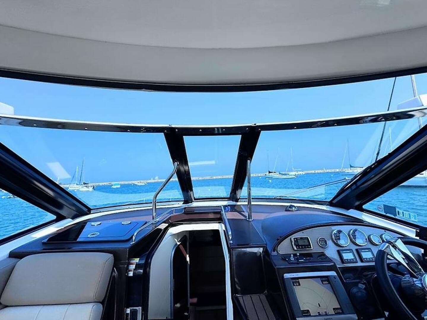 2013 Regal 35 Sport Coupe — photo 9