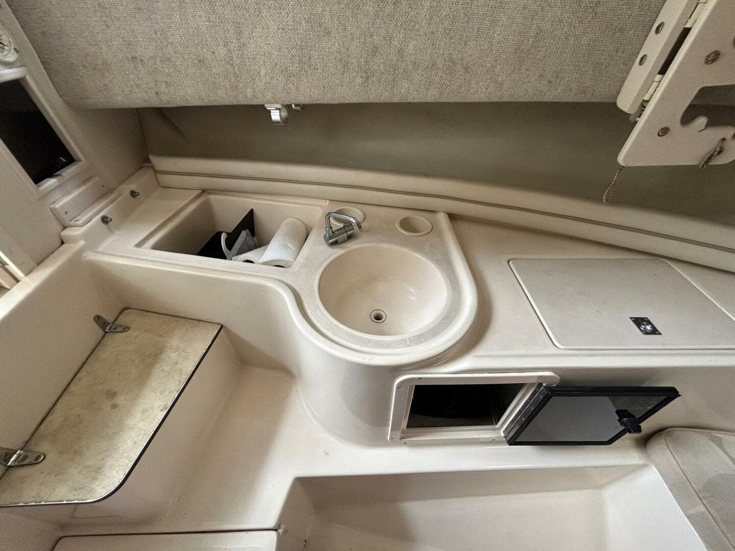 2004 Grady-White Gulfstream 232 — photo 22