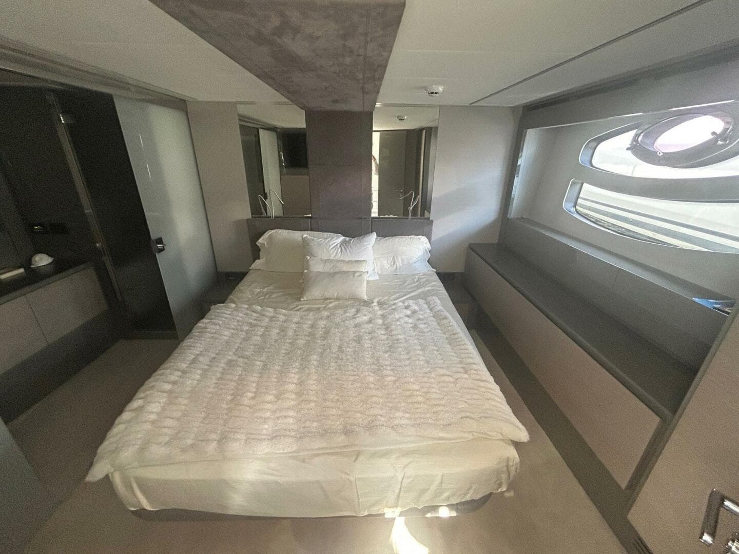 2020 Pershing 62 — photo 9