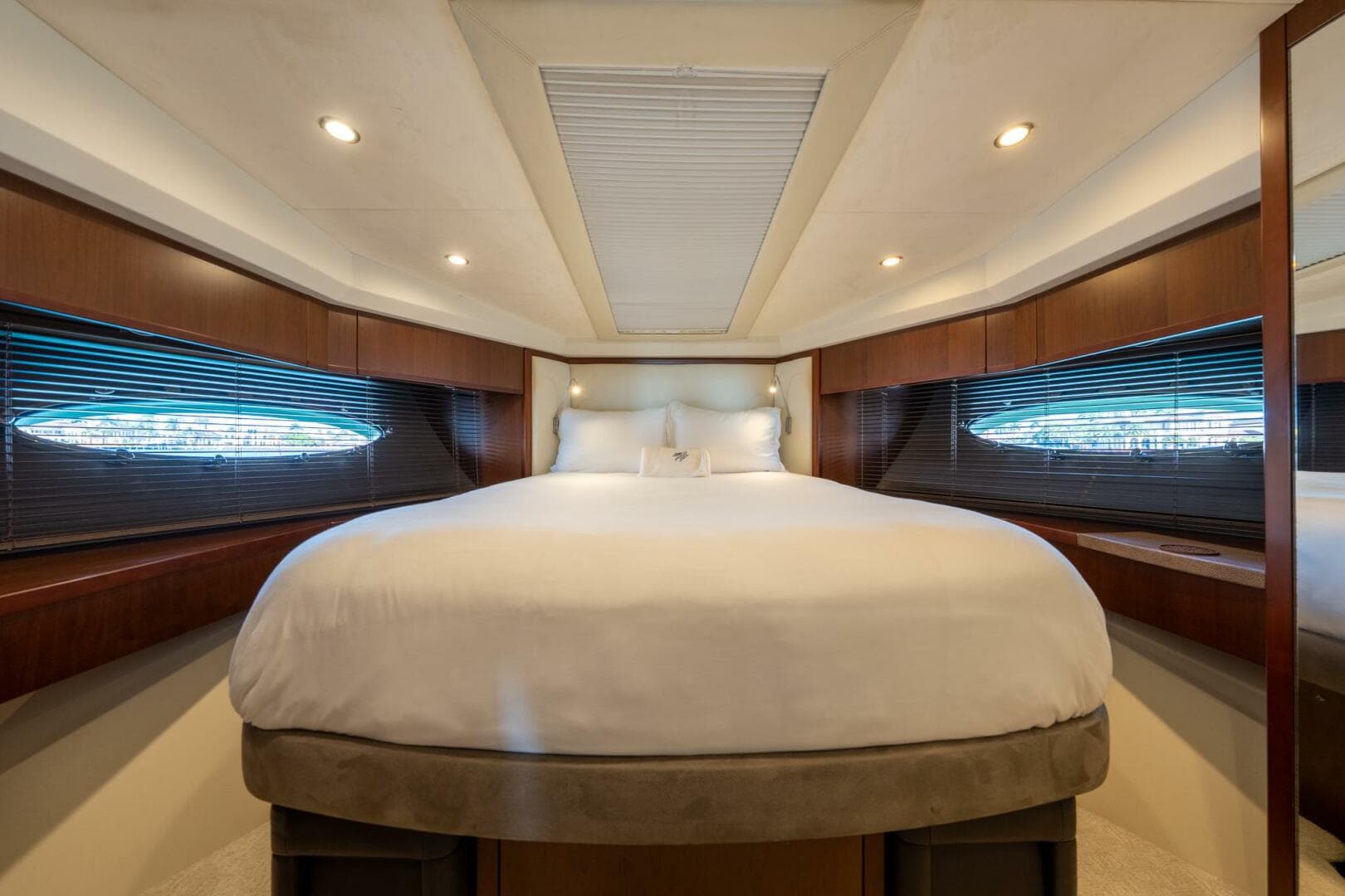 2012 Princess 64 Flybridge — photo 43