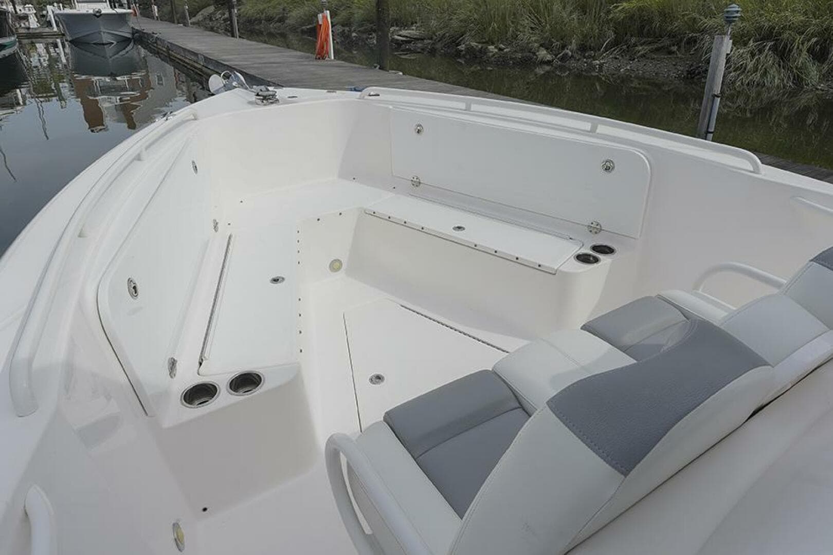 2015 Everglades 295 Center Console — photo 26