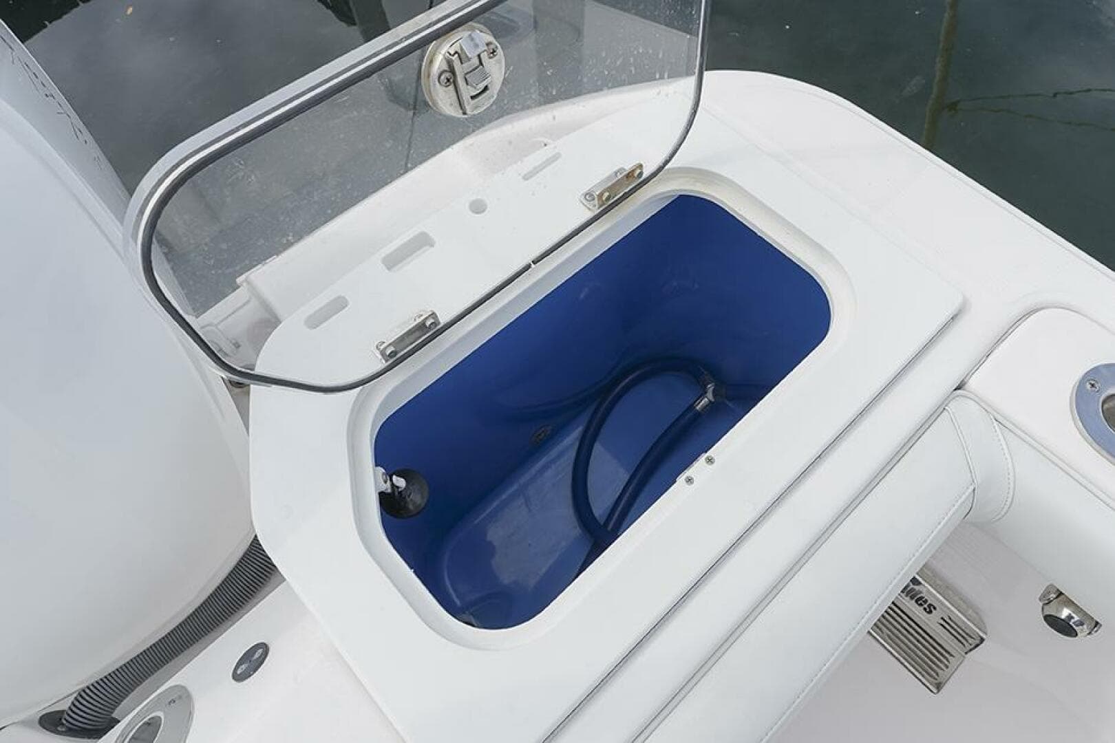 2015 Everglades 295 Center Console — photo 9