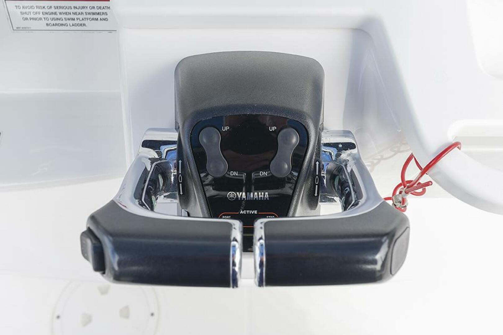 2015 Everglades 295 Center Console — photo 18