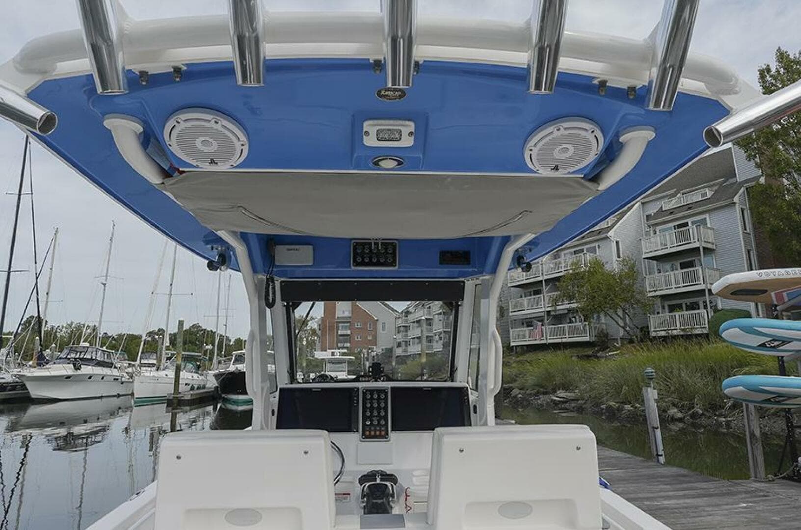 2015 Everglades 295 Center Console — photo 22