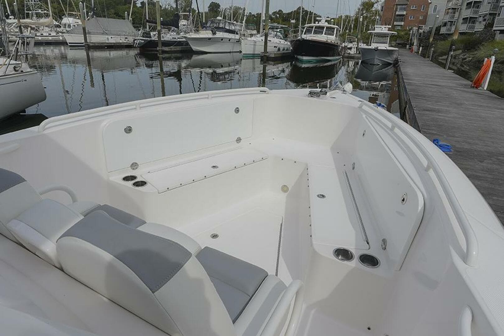 2015 Everglades 295 Center Console — photo 20