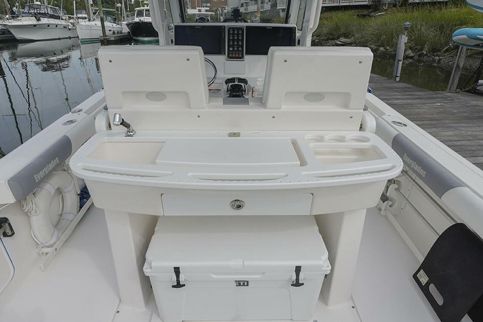 2015 Everglades 295 Center Console — photo 12