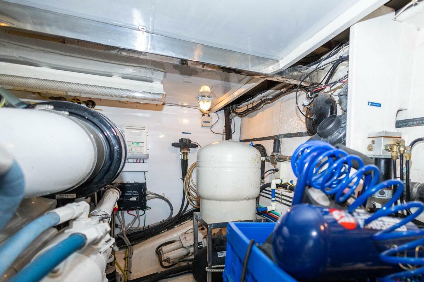 2005 Ocean Alexander Raised Pilothouse Flybridge Sedan — photo 52