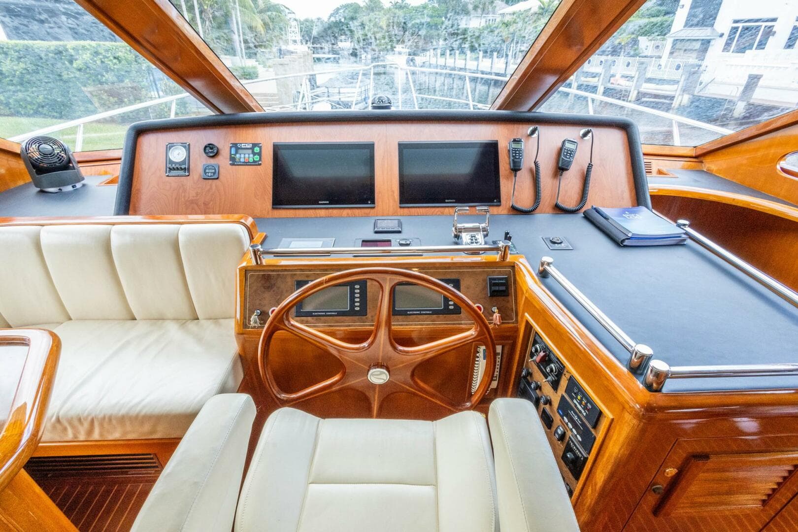 2005 Ocean Alexander Raised Pilothouse Flybridge Sedan — photo 11