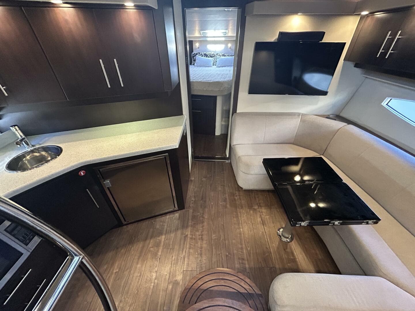 2018 Regal 42 Sport Coupe — photo 14