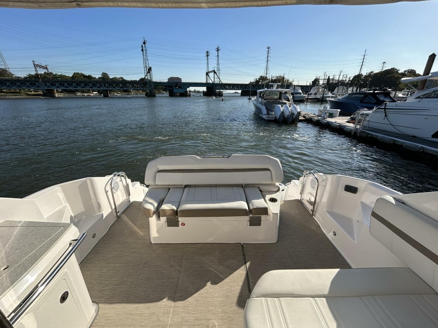 2018 Regal 42 Sport Coupe — photo 5