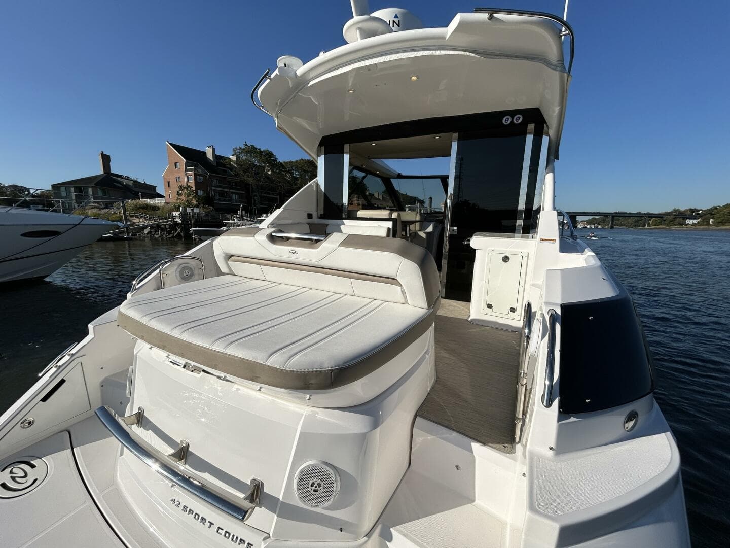 2018 Regal 42 Sport Coupe — photo 3