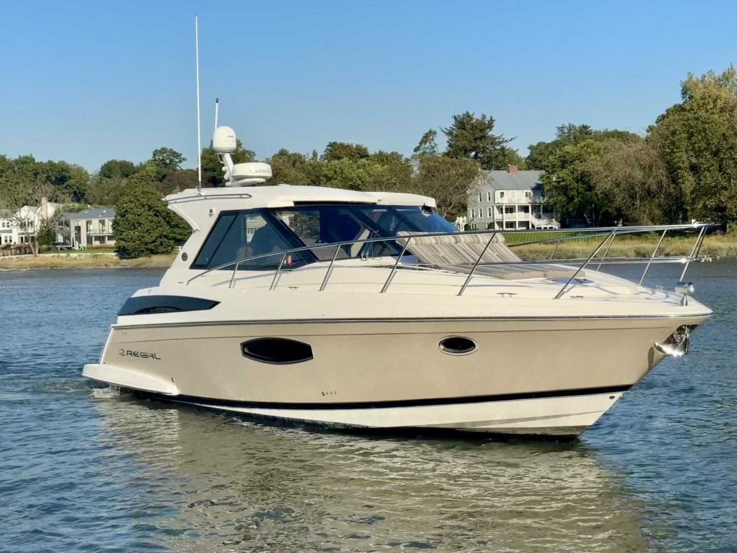 2018 Regal 42 Sport Coupe — photo 2