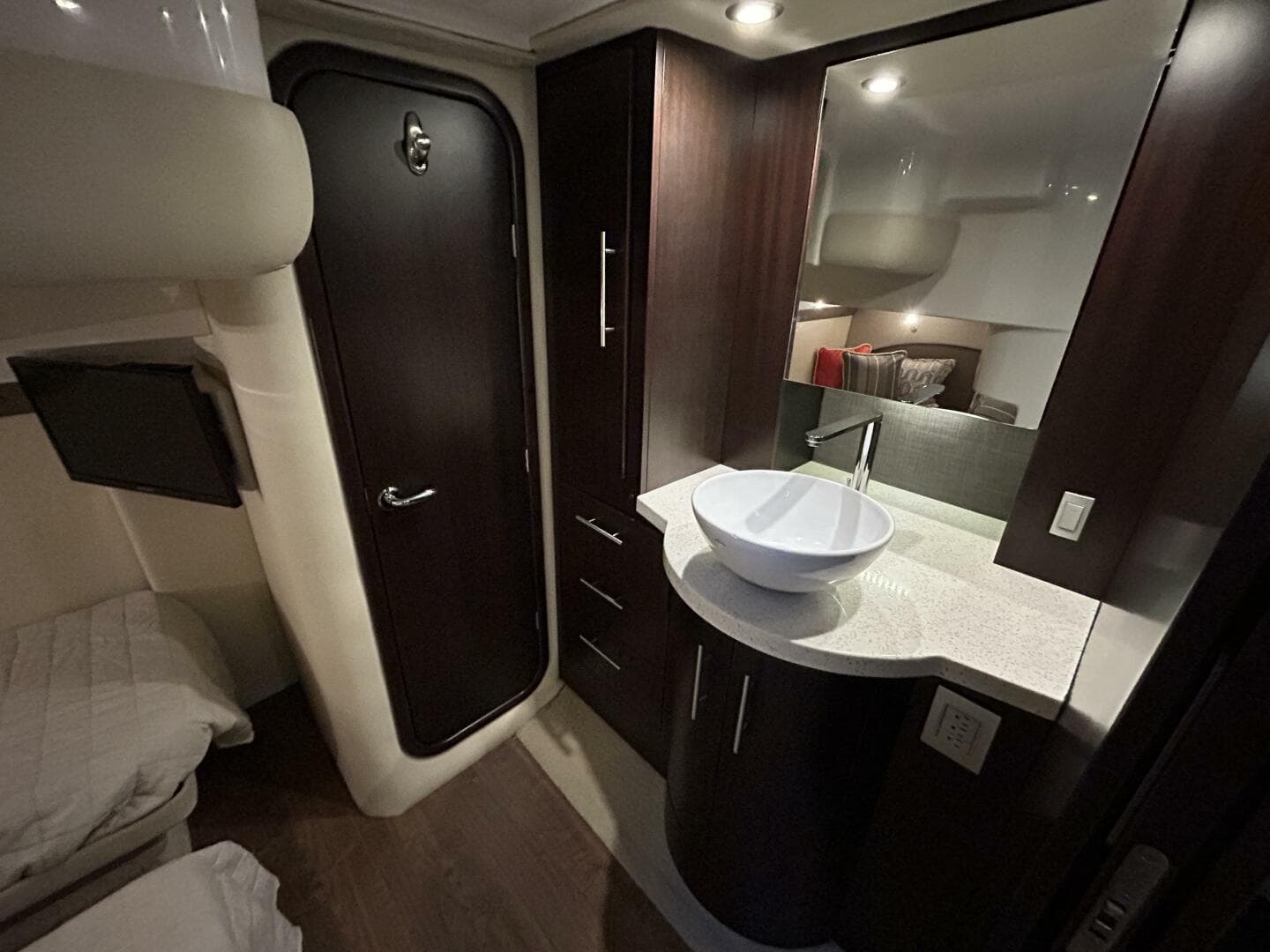 2018 Regal 42 Sport Coupe — photo 22