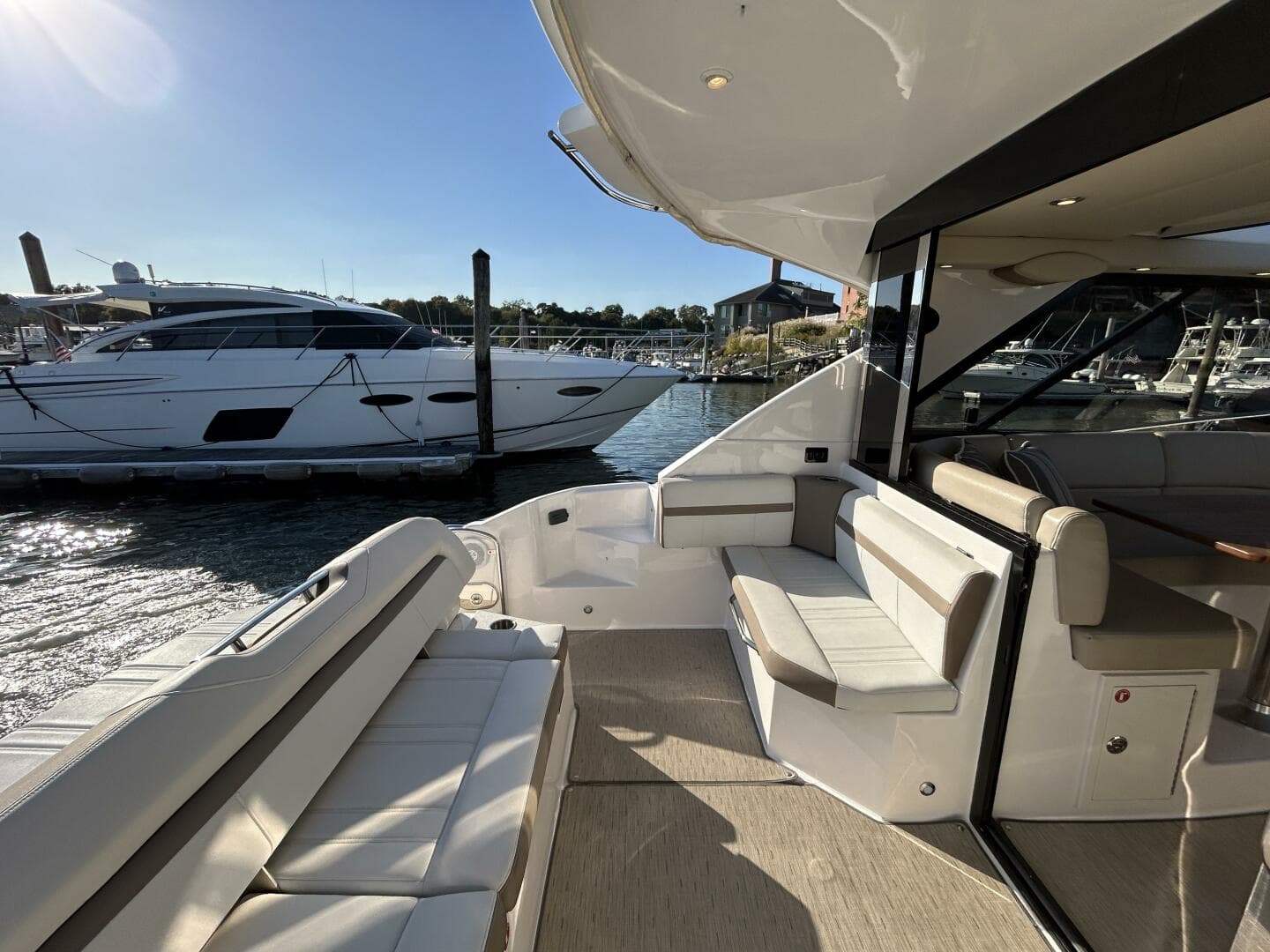 2018 Regal 42 Sport Coupe — photo 7