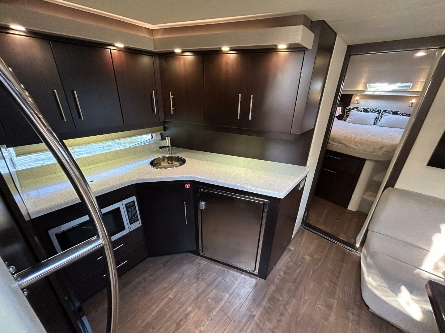 2018 Regal 42 Sport Coupe — photo 15