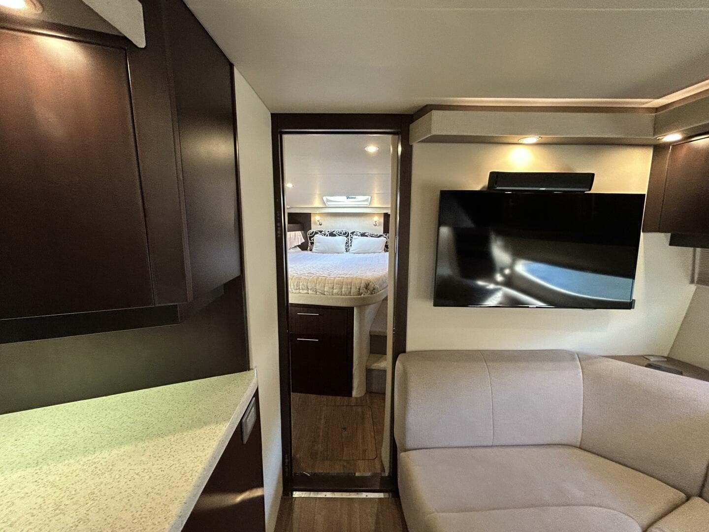 2018 Regal 42 Sport Coupe — photo 17