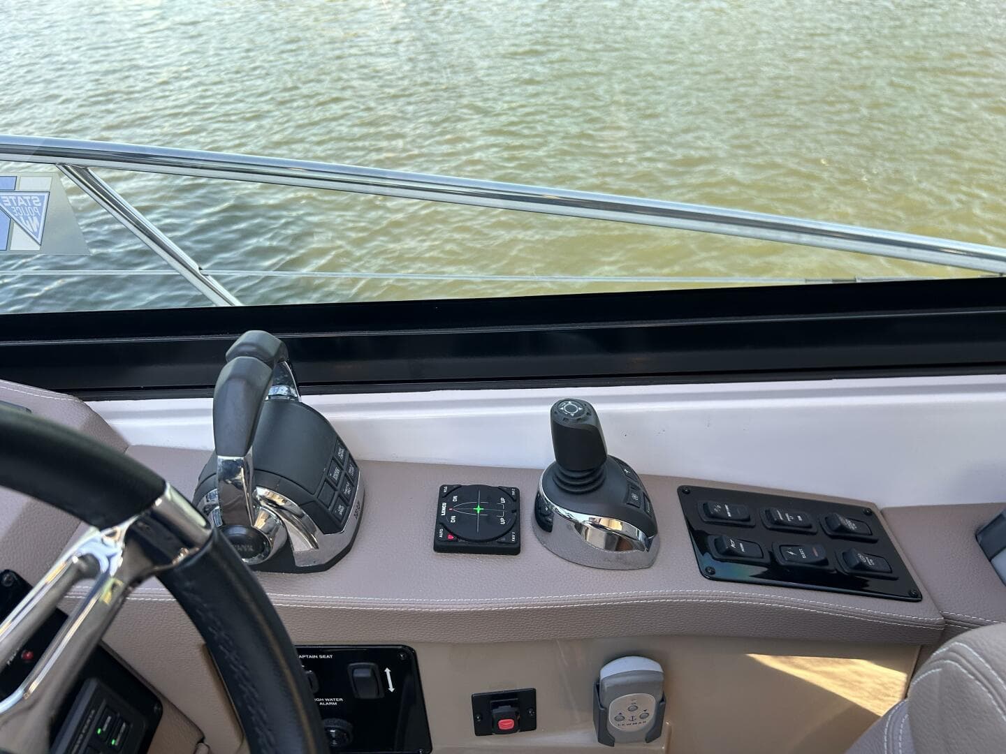 2018 Regal 42 Sport Coupe — photo 12