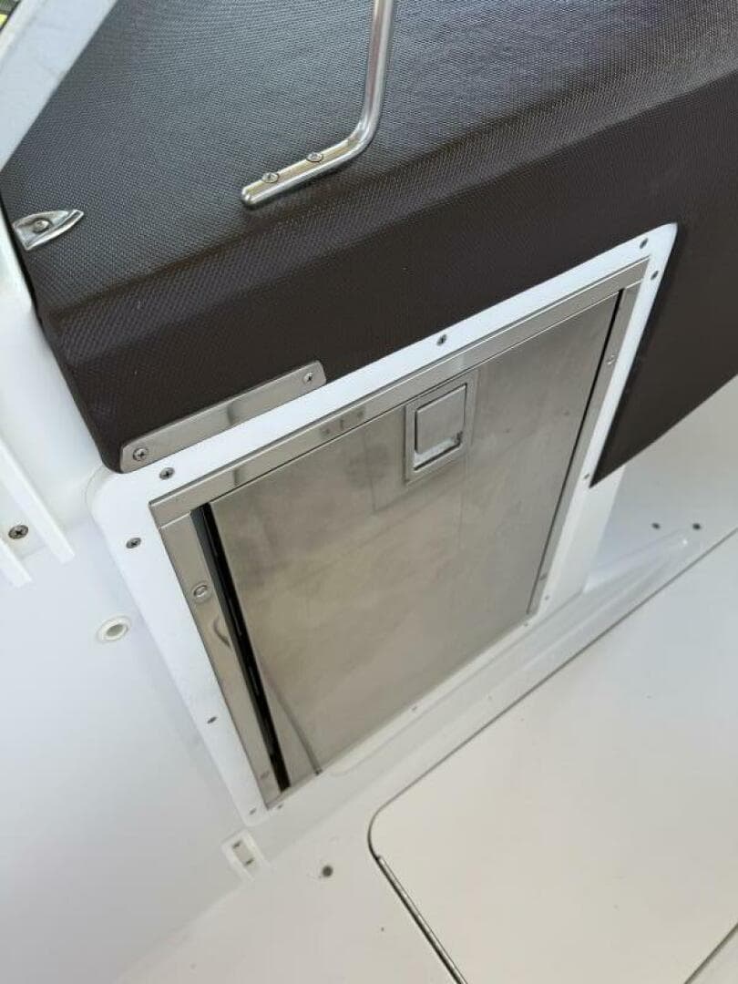 2010 Cobalt 296 — photo 19