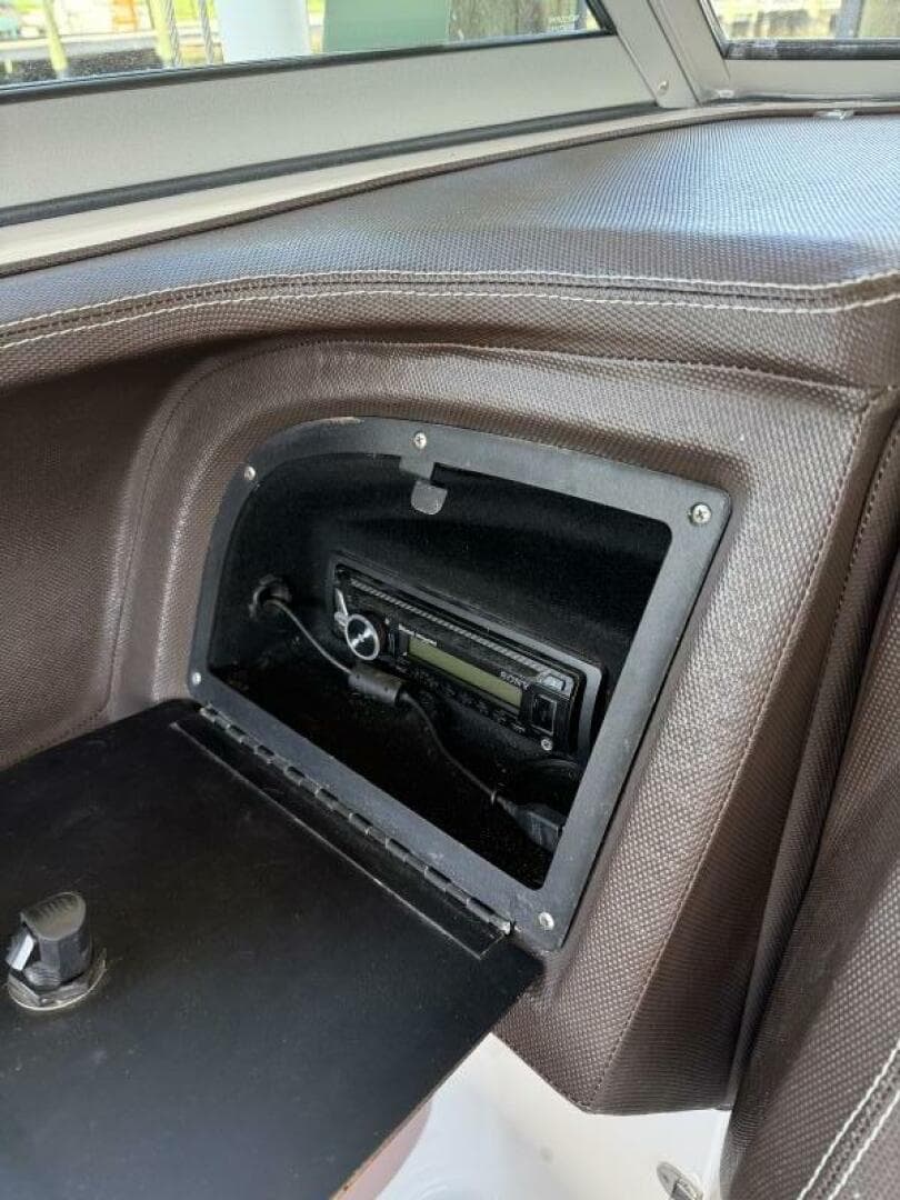 2010 Cobalt 296 — photo 39