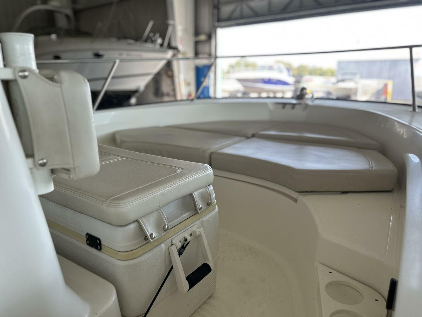 2020 Boston Whaler — photo 6